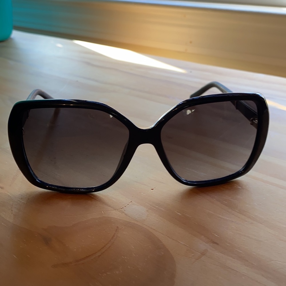 Chloe Black Sunglasses - Picture 12 of 12